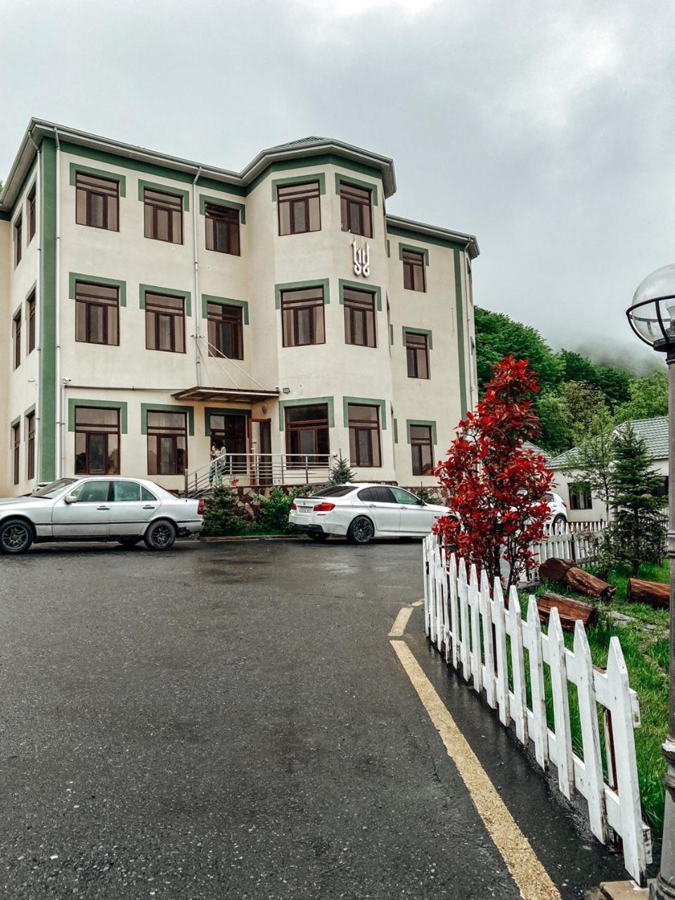 White Boutique Hotel